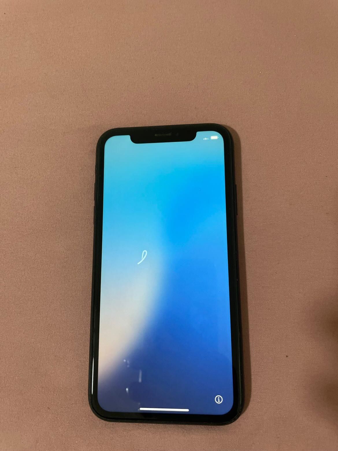Iphone XR usado.