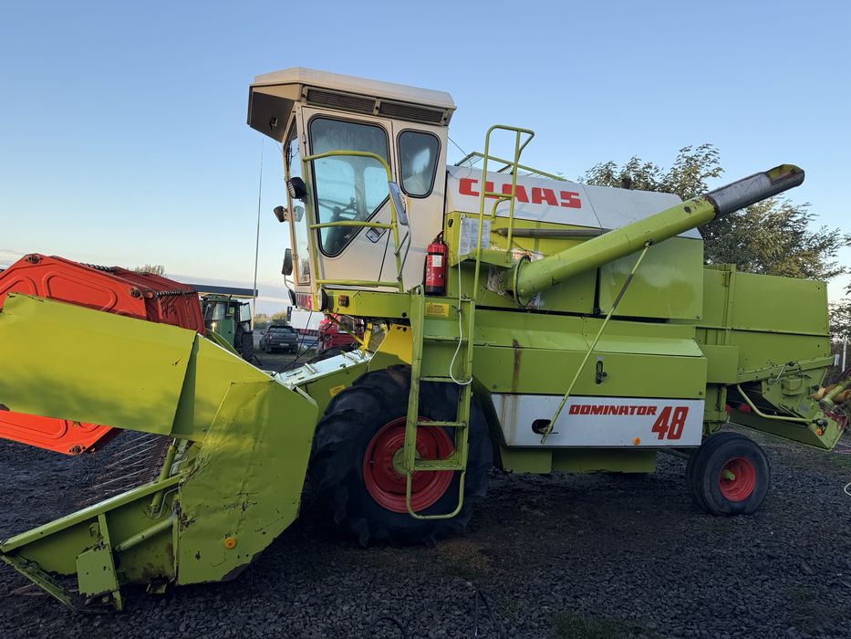 Комбайн зернозбиральний Claas Dominator 48