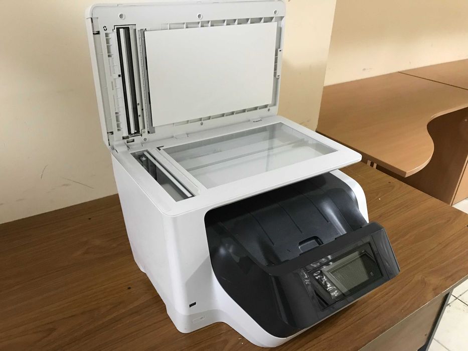 БФП кольорового друку HP OfficeJet Pro 8730 з Wi-Fi та БФП  Epson L550