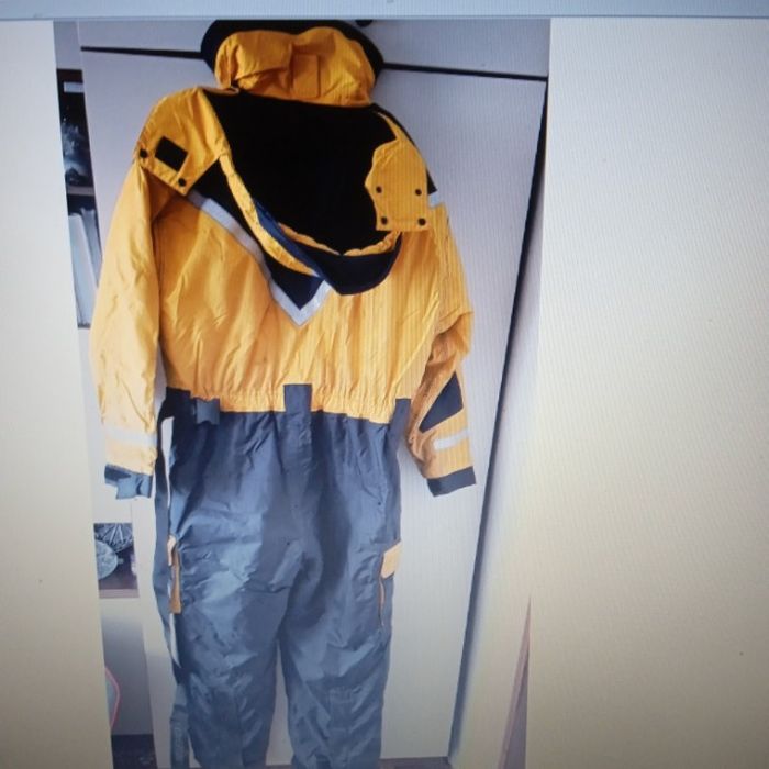 Kombinezon wędkarski