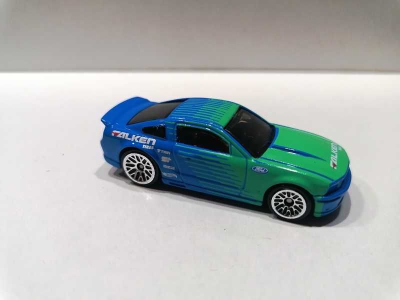 Hot Wheels 07 Ford Mustang Falken