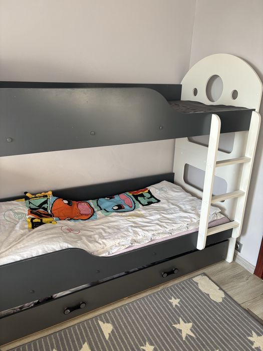 Łóżko piętrowe z szufladą stan dobry. Bez materacy. Odbiór własny