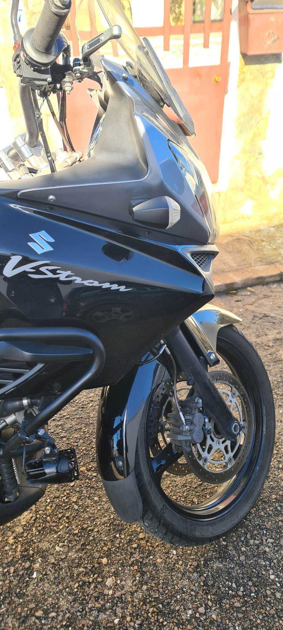 Moto Suzuki DL 1000