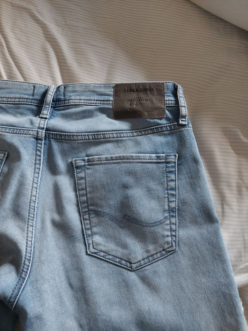 Jeans Jack e Jones como novas