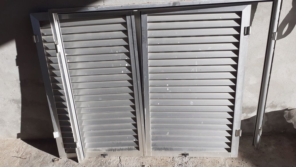 Portadas de aluminio usadas
