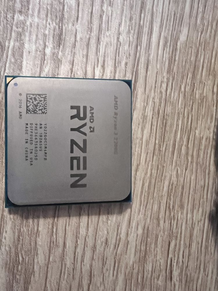 AMD Ryzen 3 2200G