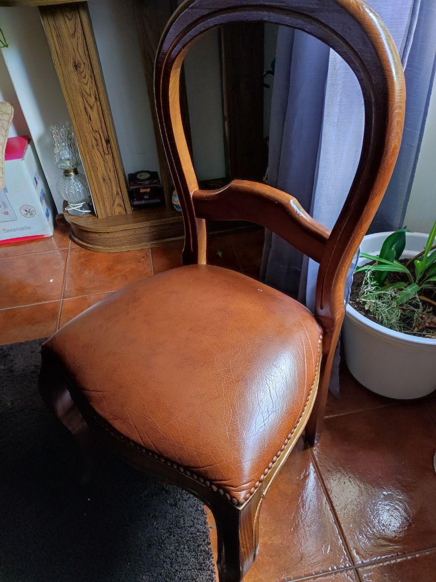 Mesa extensível + 4 cadeiras