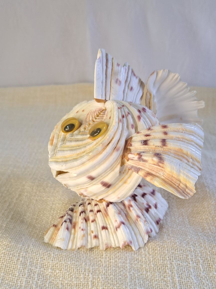 Figurka ryby z muszli PRL 30