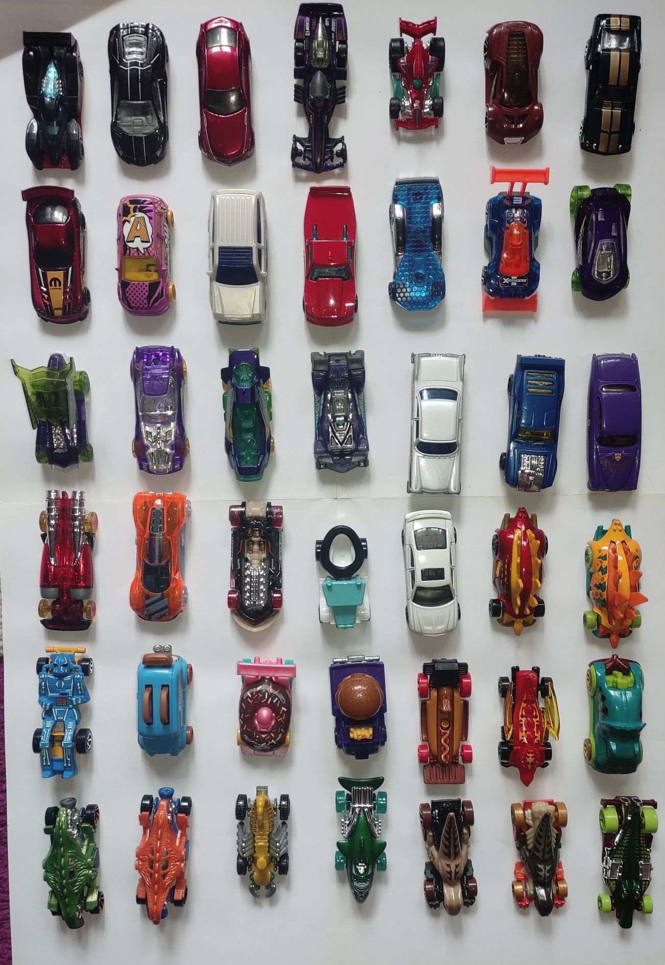 Машинки Hot Wheels