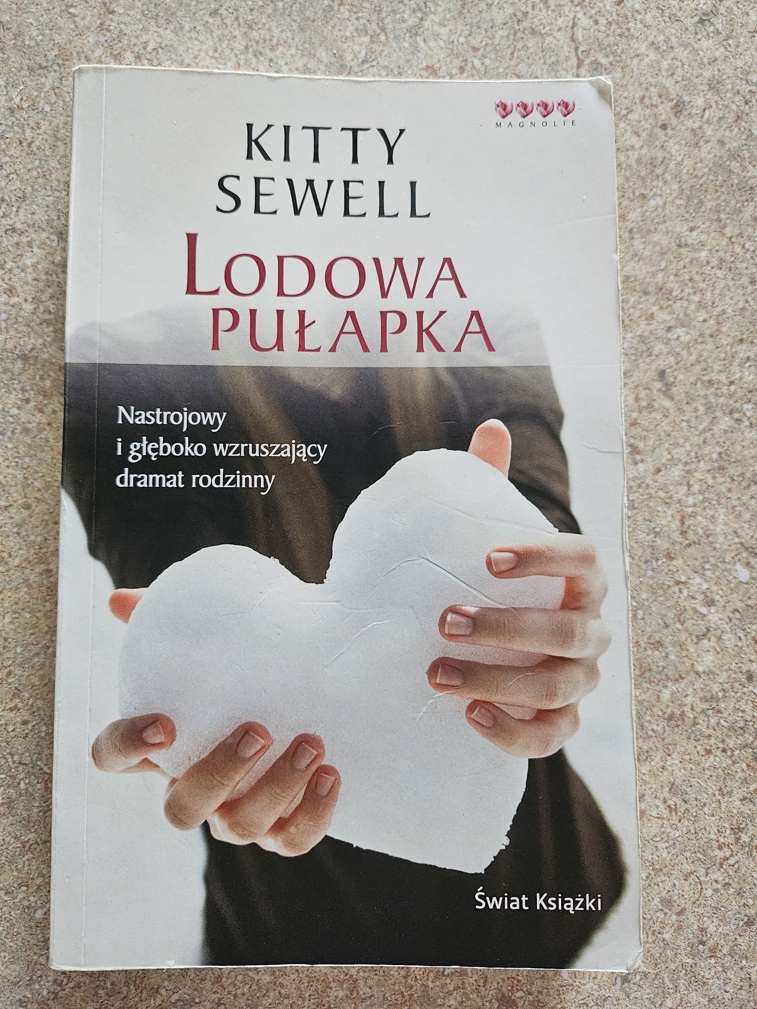 Kitty Sewell: Lodowa pułapka