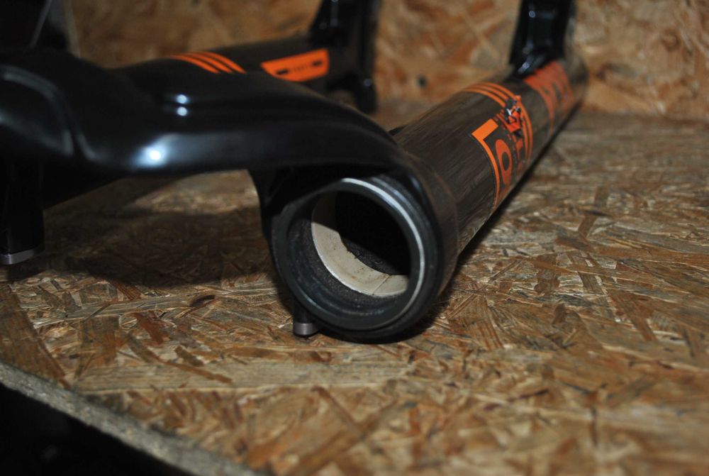 Lagi golenie dolne FOX 40 27,5 Performance Elite 2017