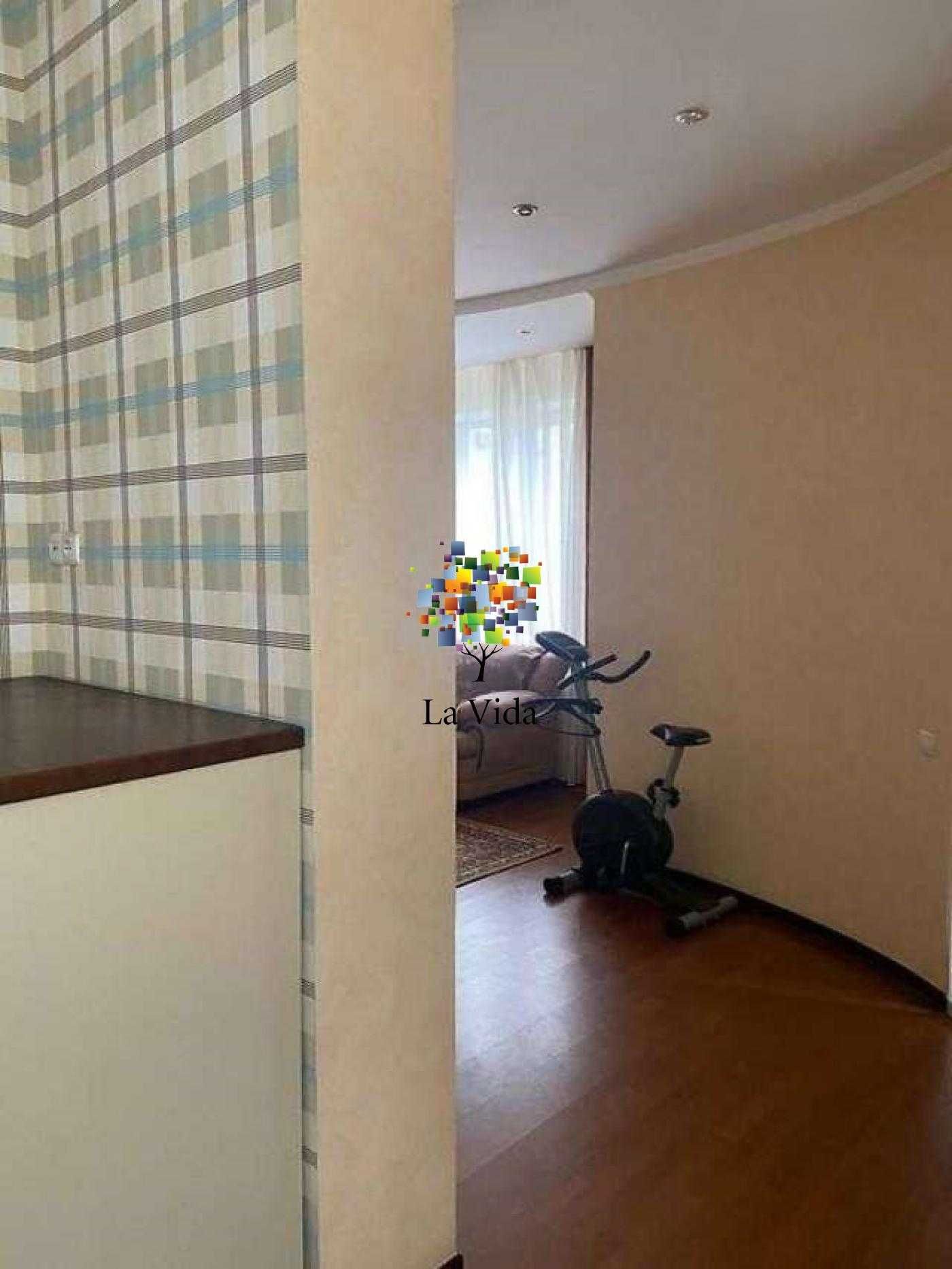 Продаж 2к квартири Урловська 16/37
