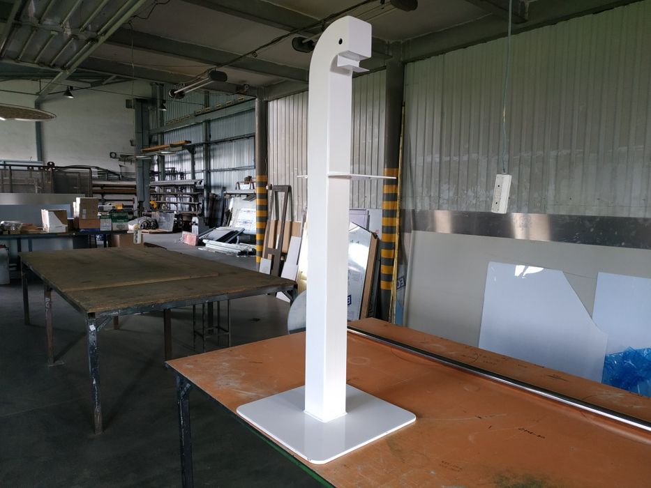 Підлогова стіійка для великого планшета