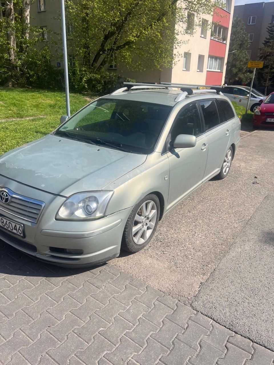 toyota avensis 2003