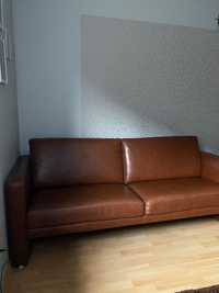 skórzana bązowa sofa