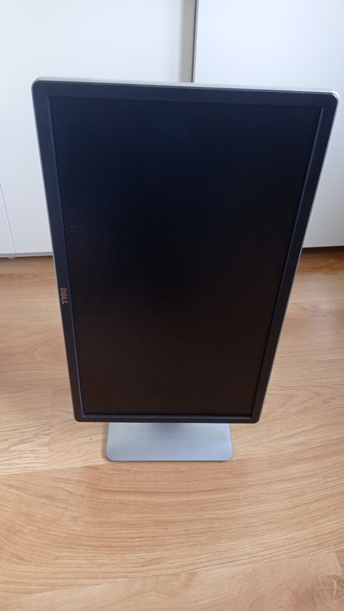 Monitor 23 cale Dell P2314HT VGA DVI Display Port USB do szkoły pion