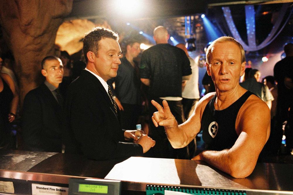 ESTRANHOS COMPANHEIROS DE CAMA (Dean Murphy) Paul Hogan/Michael Caton