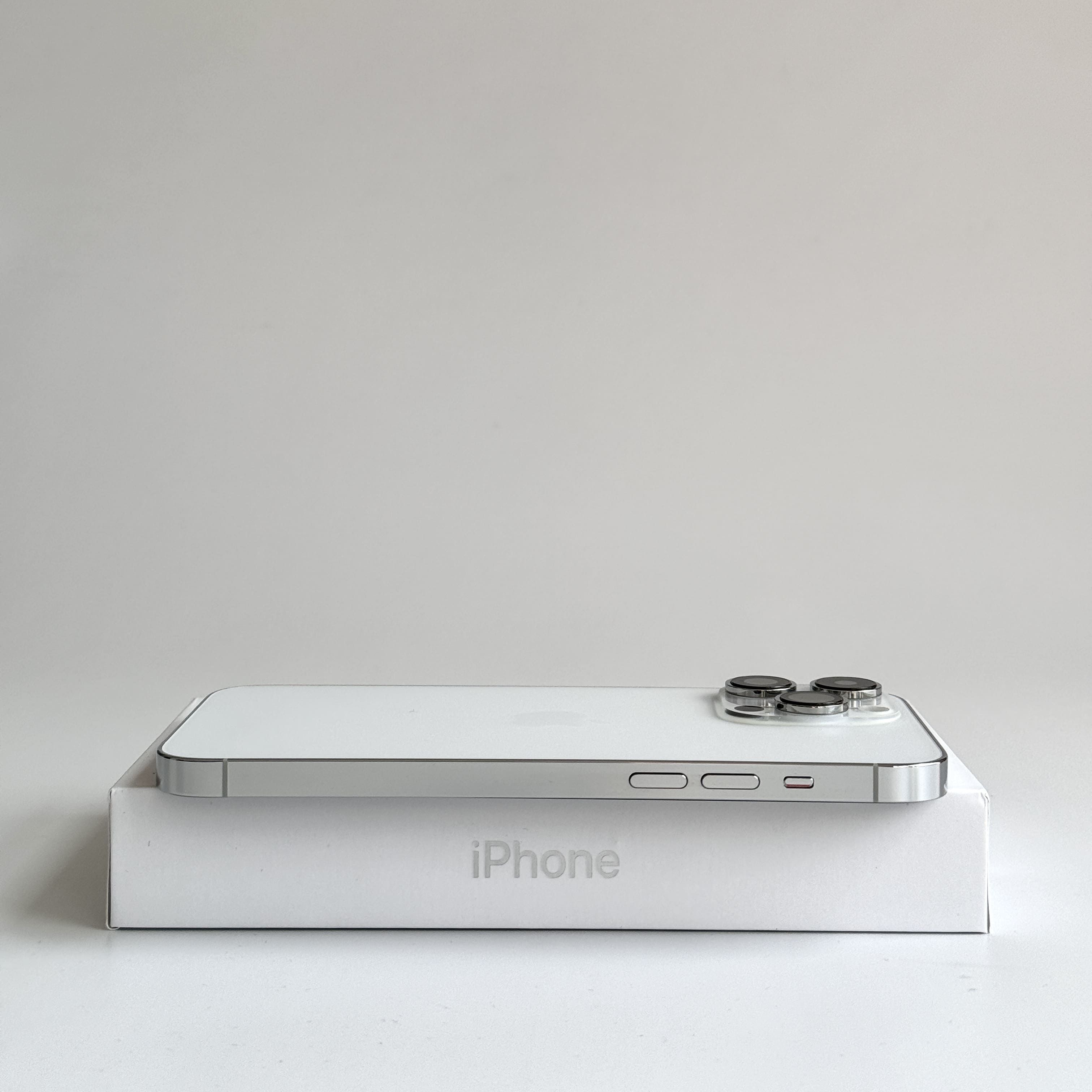 Б/У Apple iPhone 14 Pro Max 256Gb Silver eSIM