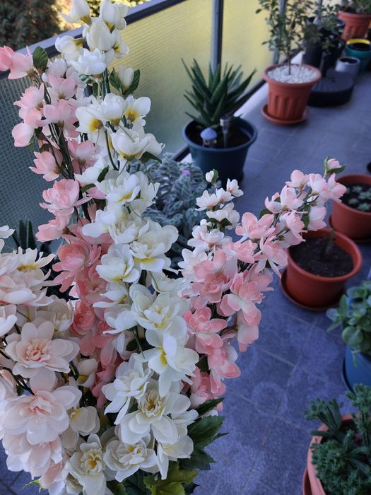 Flores artificiais, 7 pés, como novas