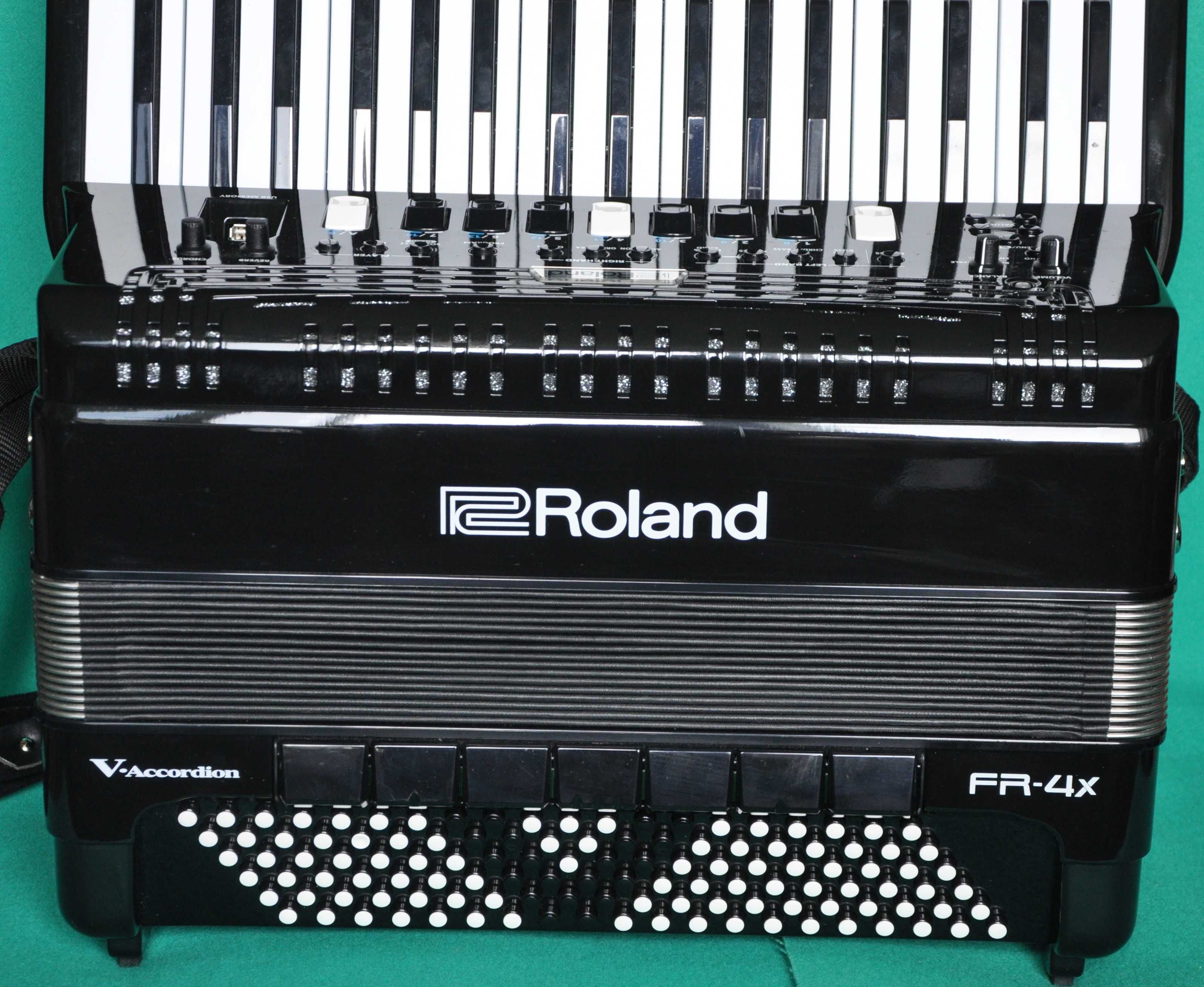 Акордеон,аккордеон електронний,італійський Роланд фр-4х, Roland fr-4x