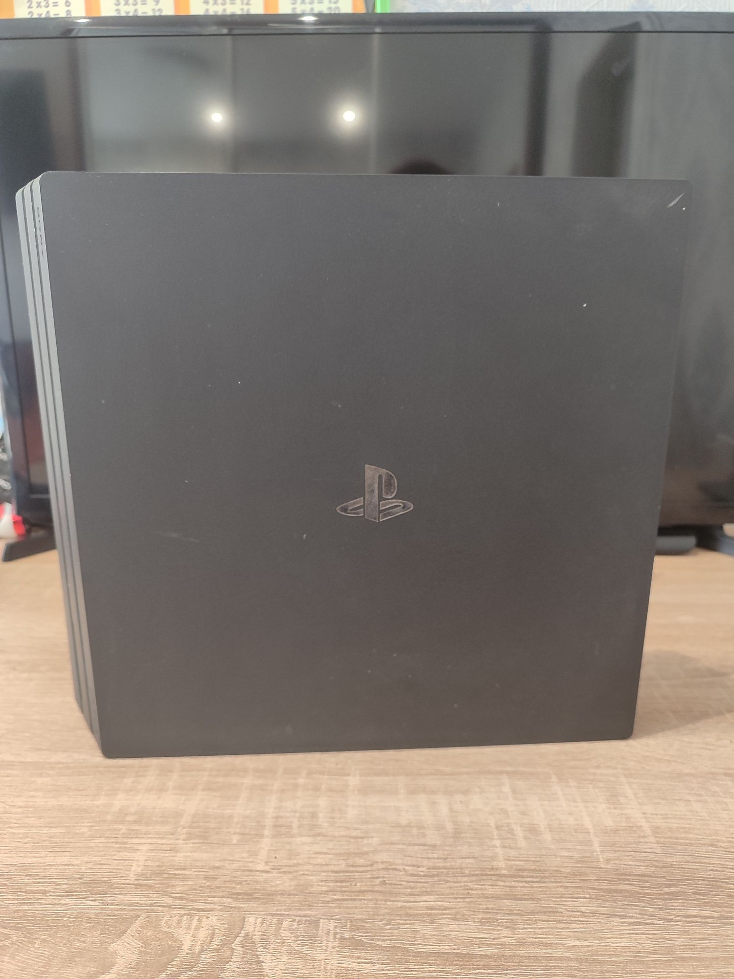 Продам playstation 4 pro на 1 терабайт