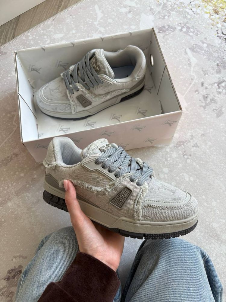Louis Vuitton Trainer Grey