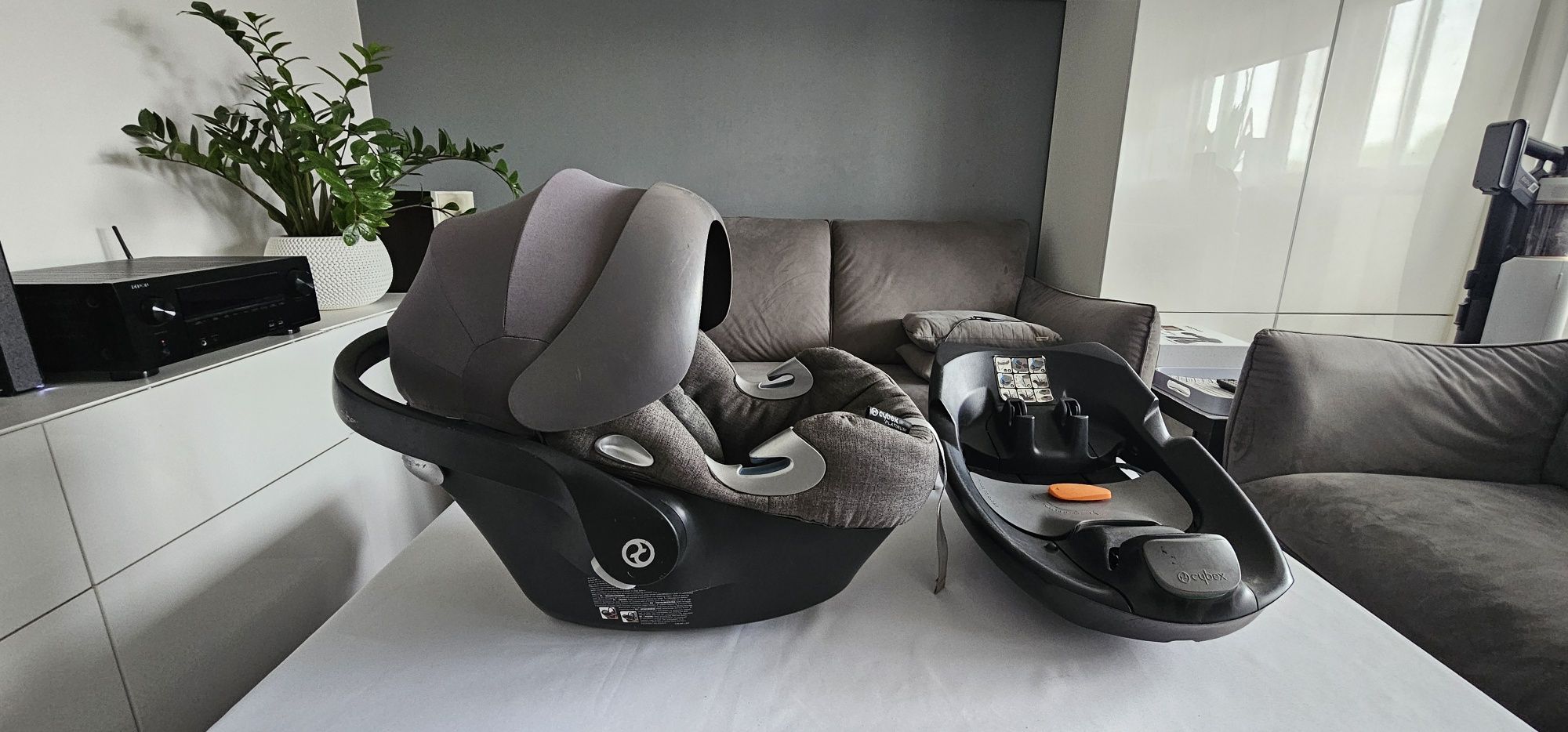 Fotelik Cybex i baza q-fix isofix + Fisher price i huśtawka  tygrysek
