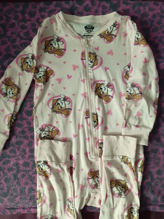 Ubranka dla dziewczynki 98-104