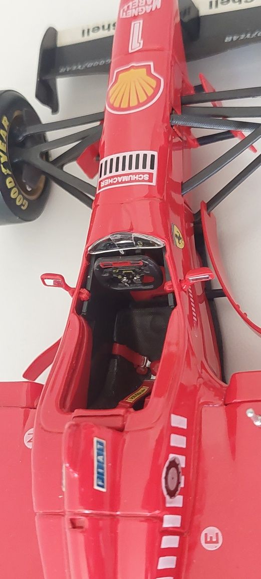 Ferrari F310, Schumacher - Maisto - escala 1/20