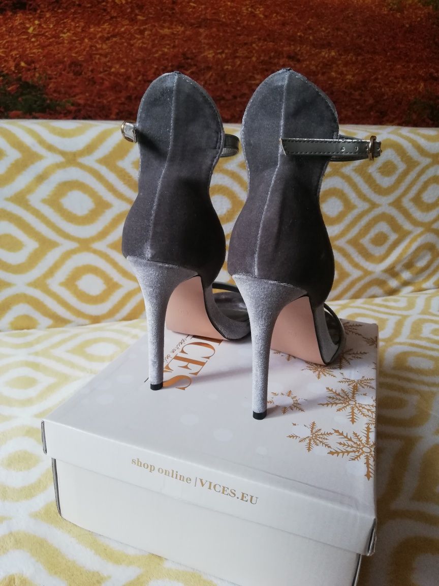 Nowe welurowe szare sandałki szpilki buty obcas 37 24 cm wysokie