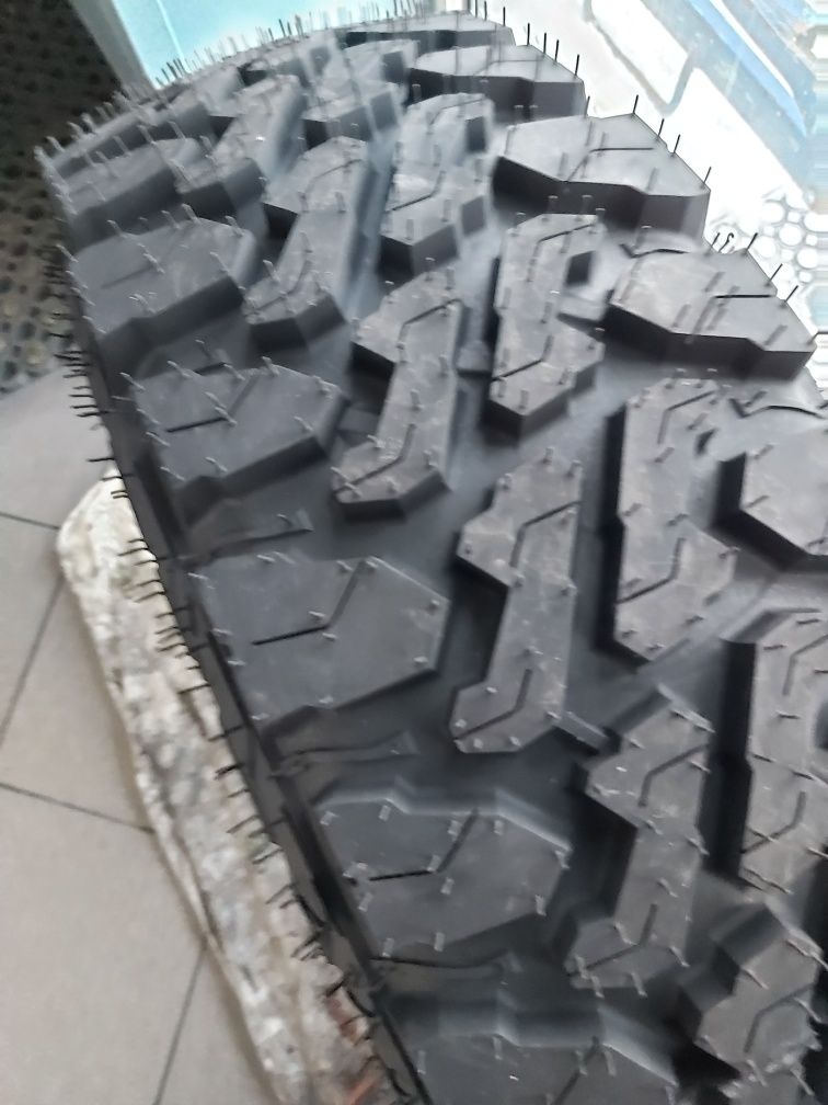 Opony Terenowe 225/85 R16 Wzór Yokohama Geolandar M/T