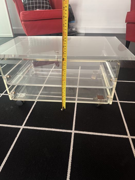 Mesa de centro em ACRILICO