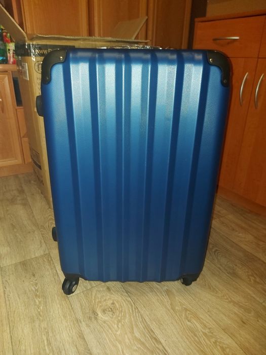 Walizka duża nowa