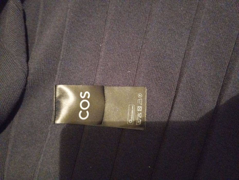 Жіночий фірмовий сарафан.