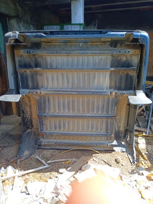 Caixa metálica Mazda B2500CD