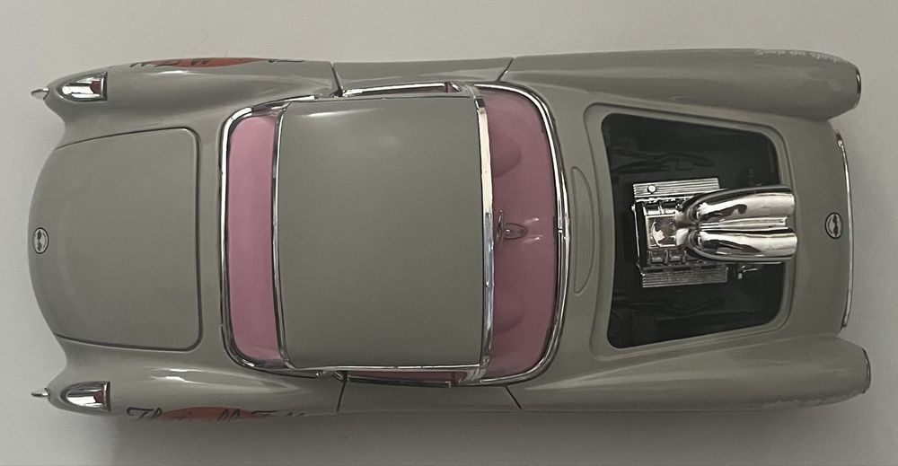 JADA Auto 1957 Chevrolet Corvette Looney Tunes Królik Bugs 1:24