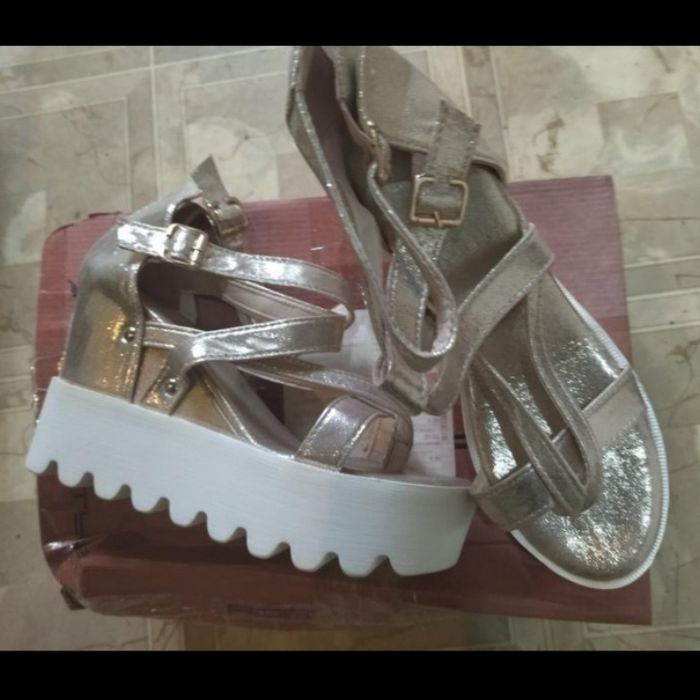 Нові босоніжки платформа трактор босоножки на шпильке туфли лодочки