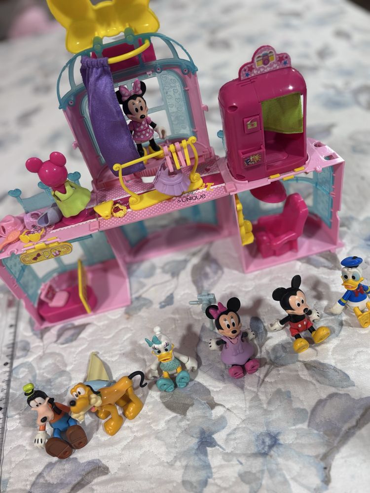 Lote figuras da disney e cachorrinhos