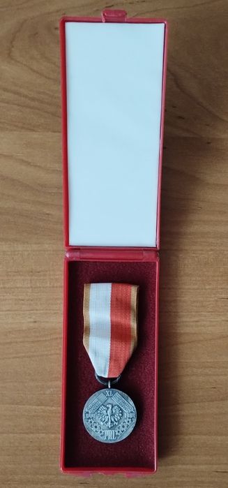 Medal Praca Walka Socjalizm 1984 40 lat PRL w etui pudełku XX lat PRL