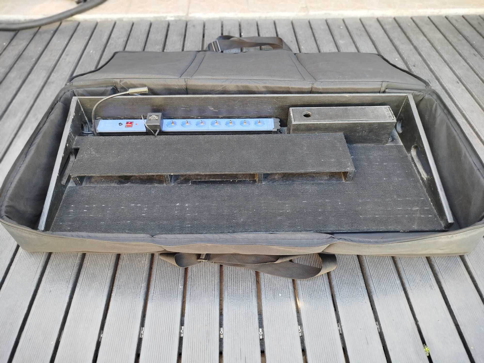 Pedaleira XXL com flightcase e saco