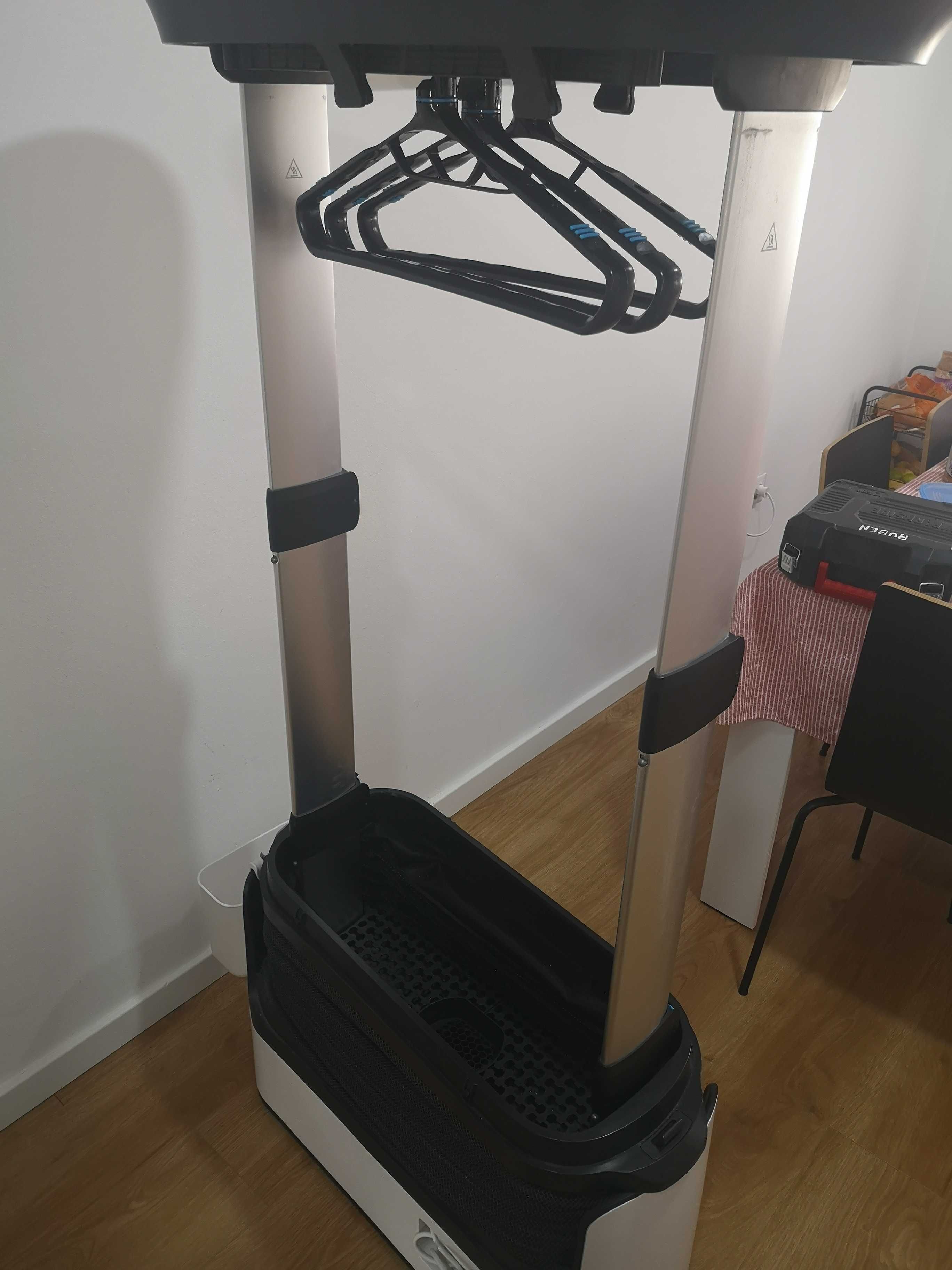 Ferro a Vapor Vertical Rowenta