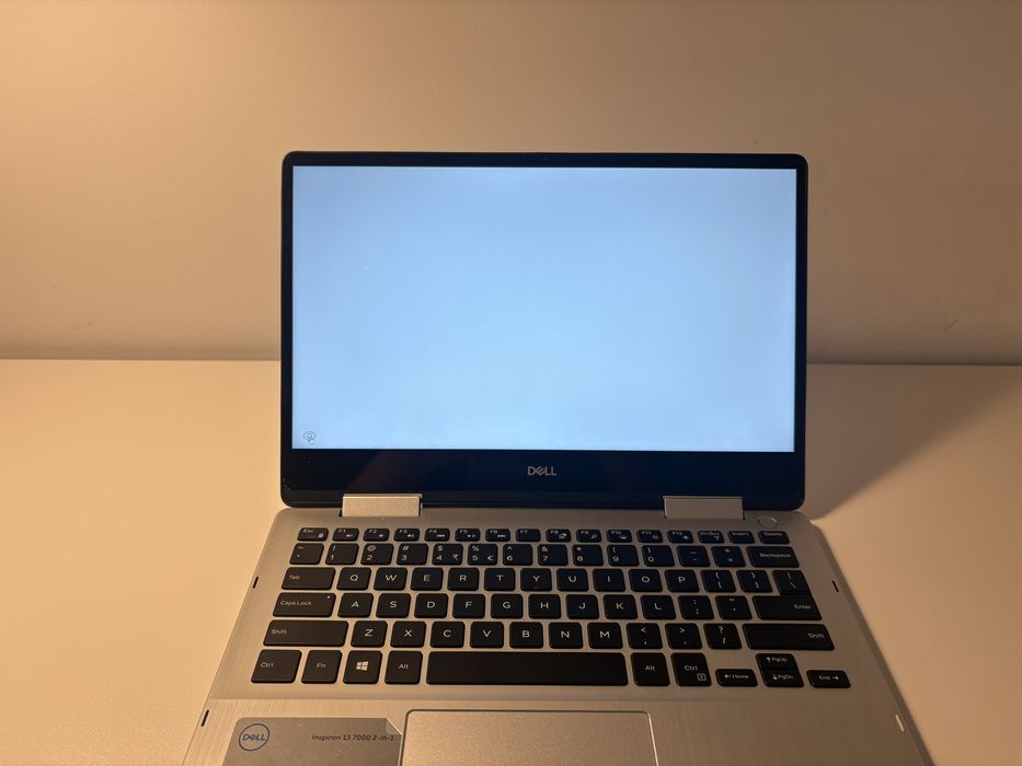 Laptop Dell Inspiron 7386 2-in-1• i7 • 16GB • 512GB • Windows 11 Pro