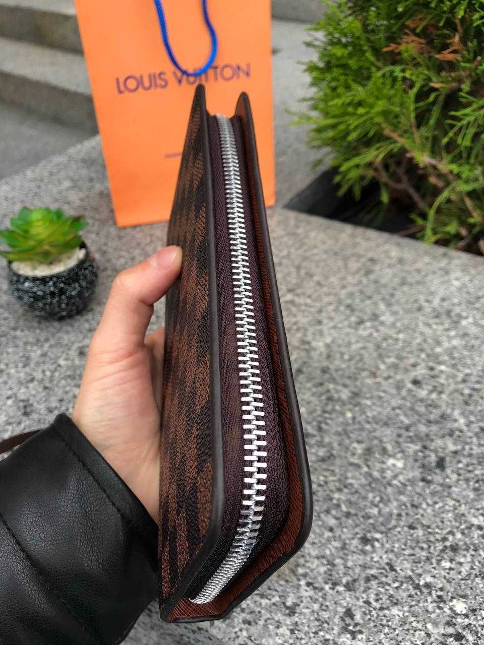 клатч Louis Vuitton Brown