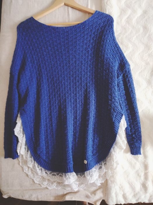 Camisola em linha com folhos