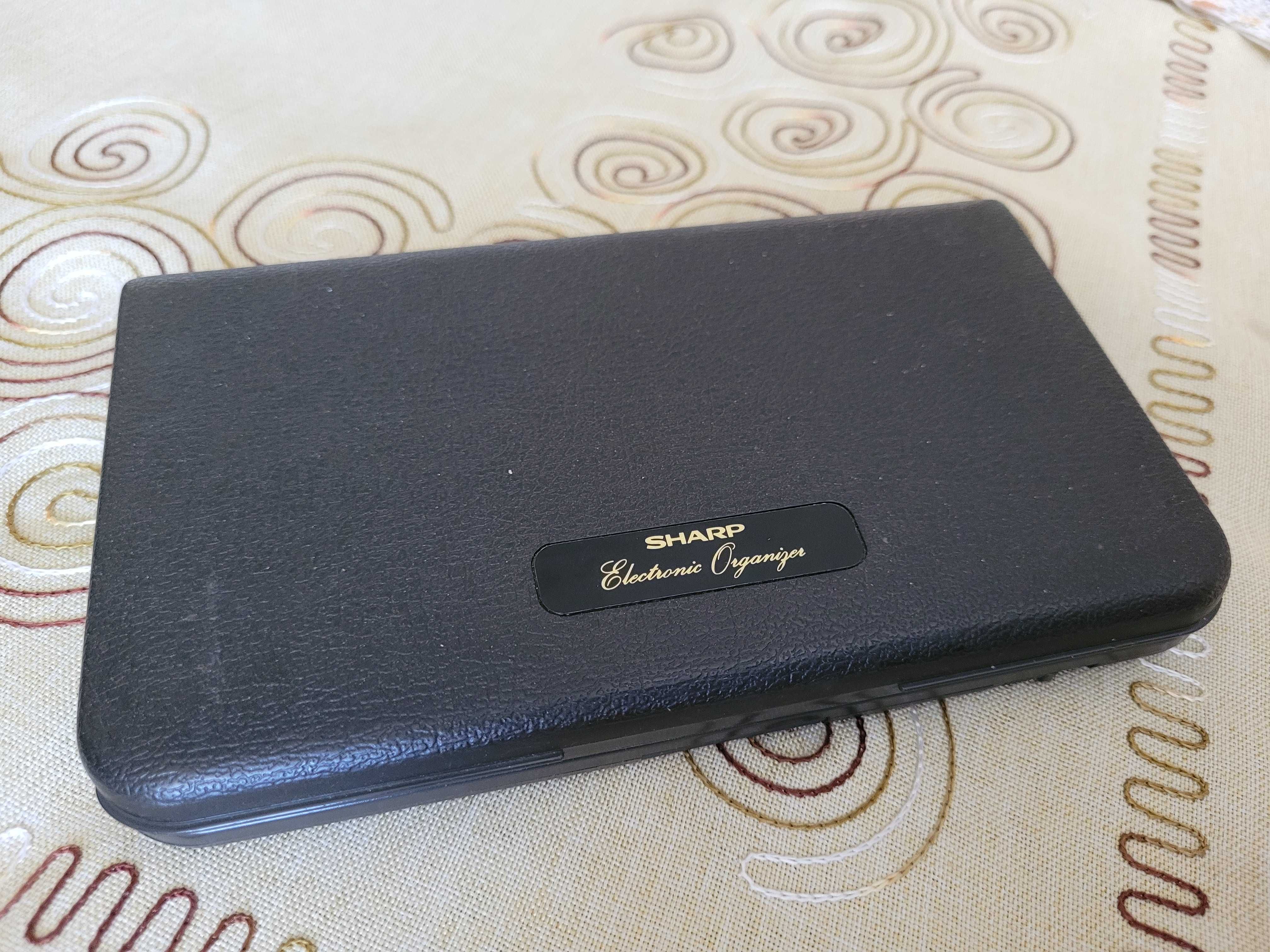 Elektroniczny organizer Sharp IQ-9000G
