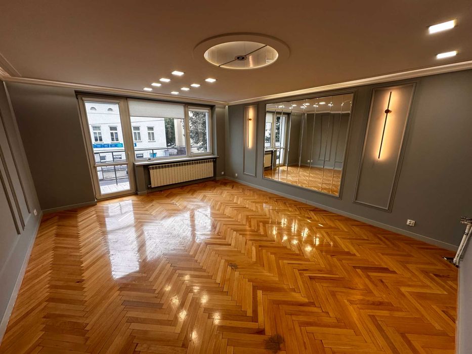 Pięknie wykończony gabinet z mediami gotowy do wprowadzenia - św. Jana