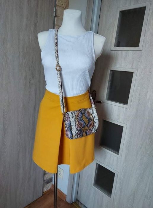Musztardowa mini spódniczka Mohito XS S