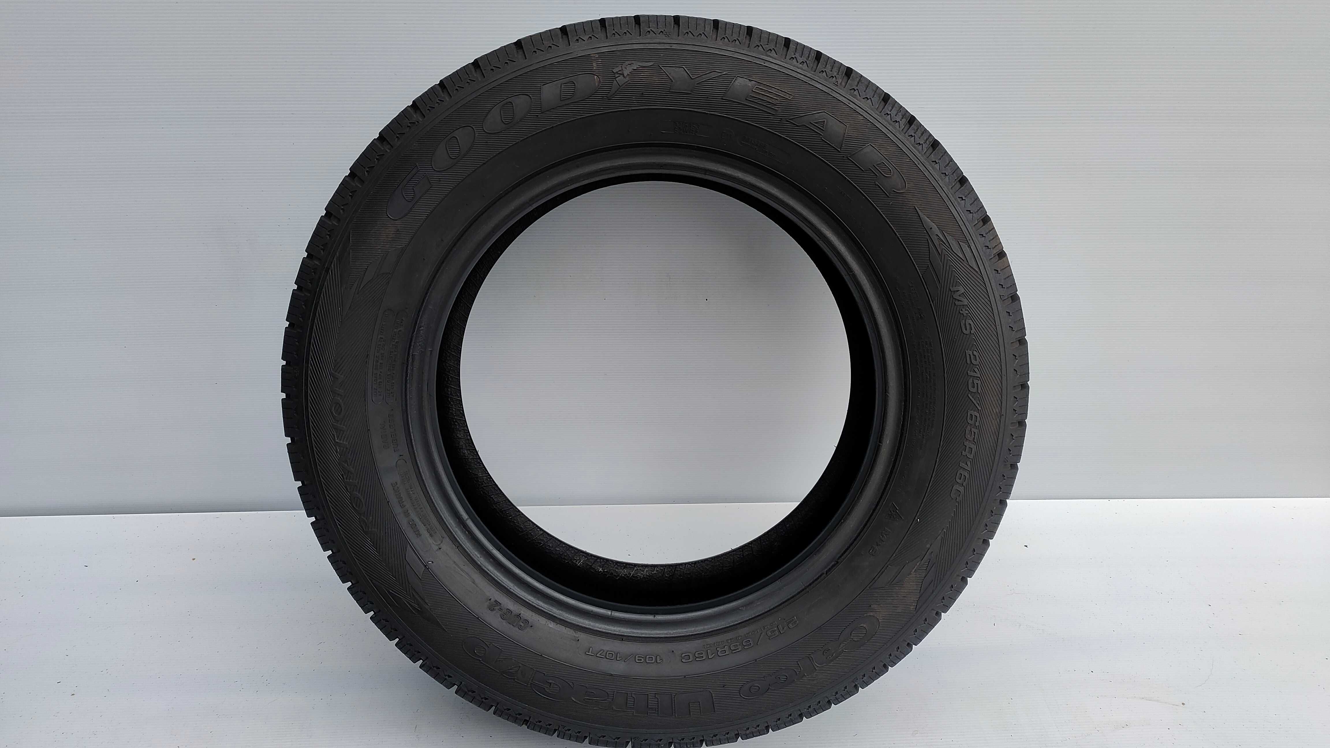 Opony Zimowe 215/65/16C Goodyear 2szt 2019r