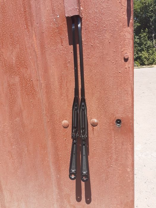 Поводок, рычаг крепления стеклоочистителя дворника