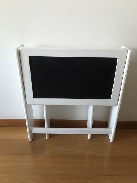 Secretária branca de criança